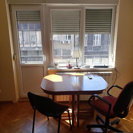 Private Cozy Room 2 With Shared Kitchen In Appartment Beograd Eksteriør billede