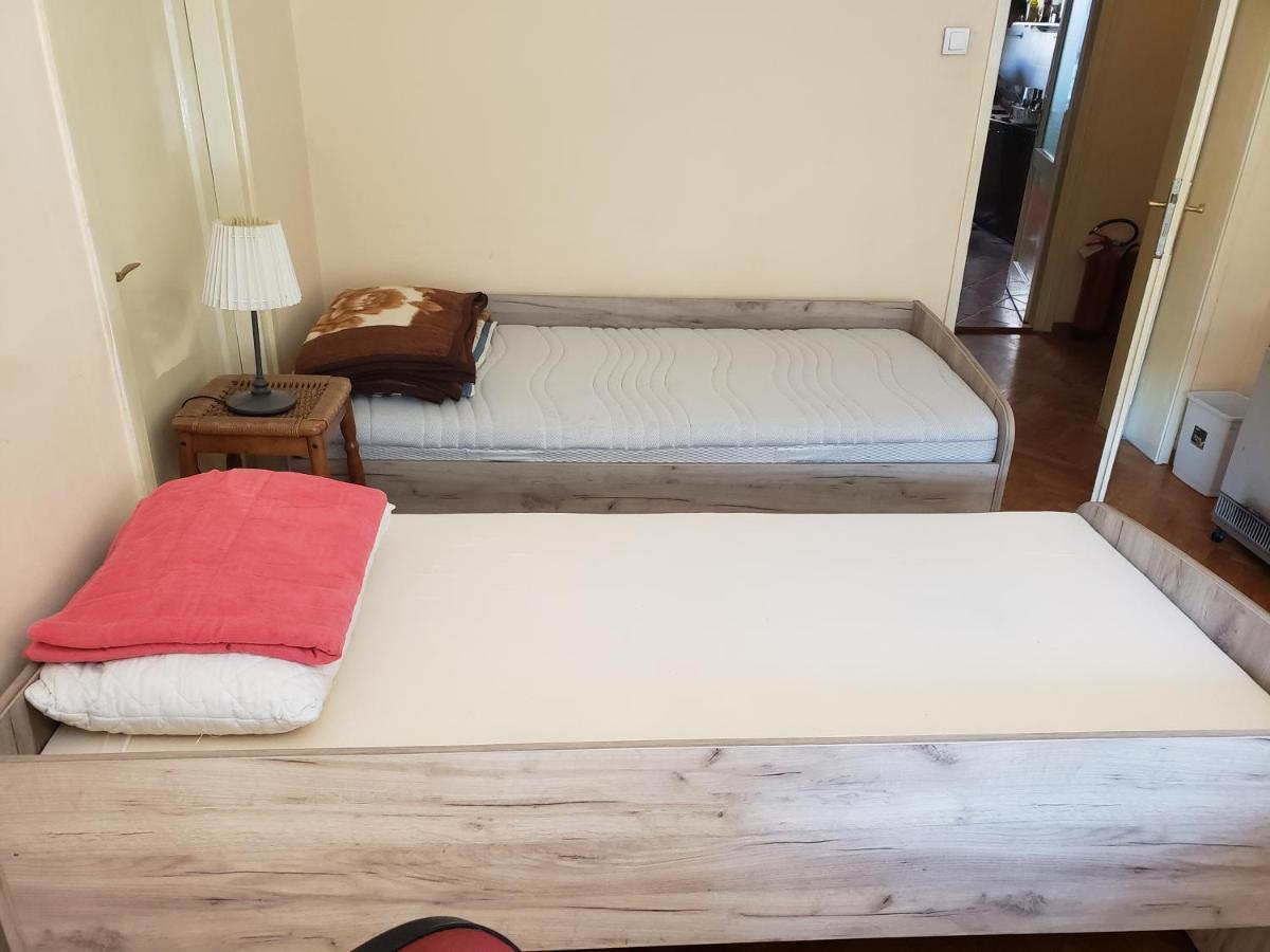 Private Cozy Room 2 With Shared Kitchen In Appartment Beograd Eksteriør billede